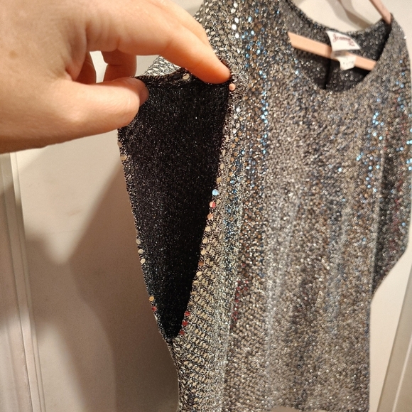Joanna Plus Women's Silver All Over Sequin Boxy Pullover Top Sz 2X Concert Disco - Picture 4 of 7